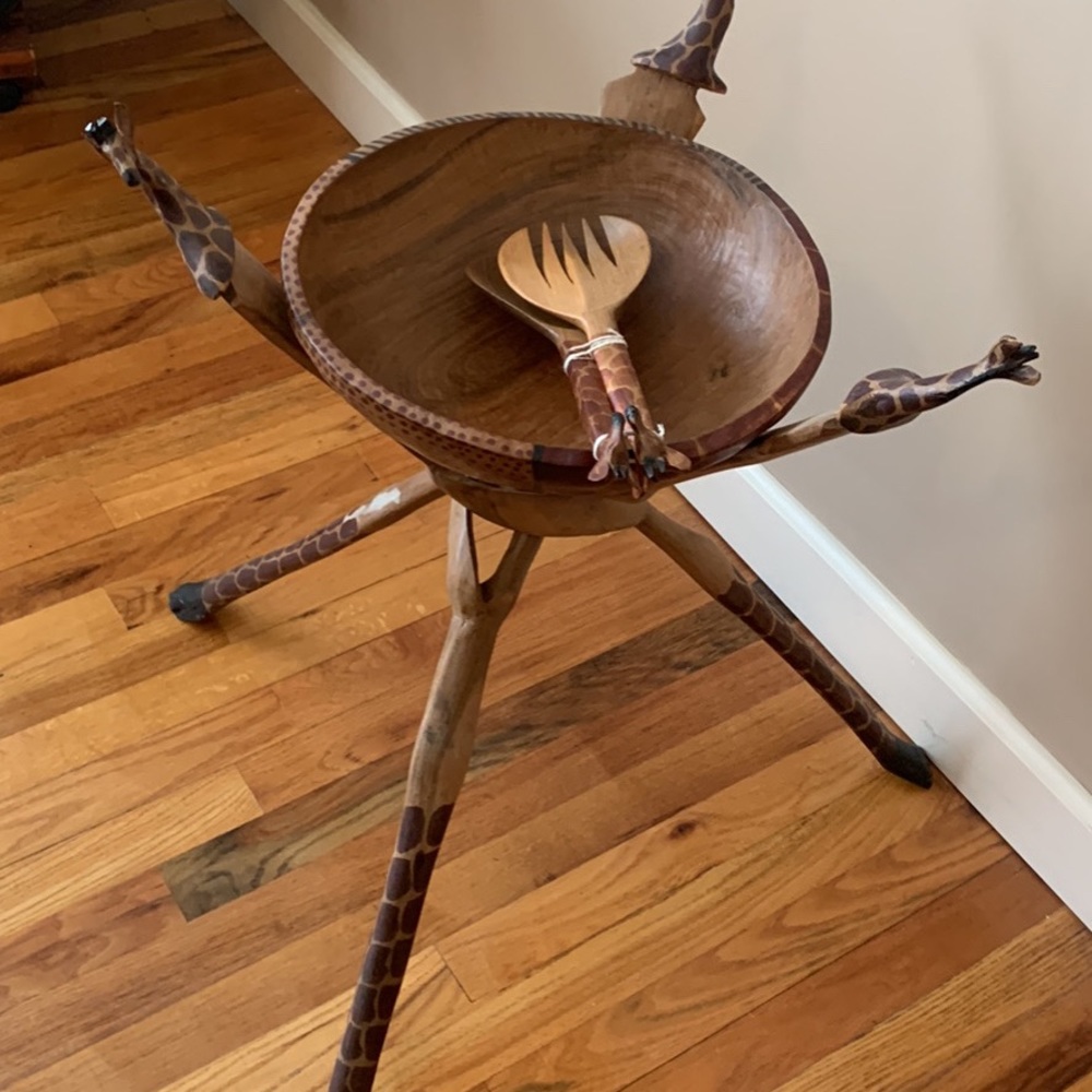 Wooden three legged salad bowl holder stand salad bowl serving utensils giraffe